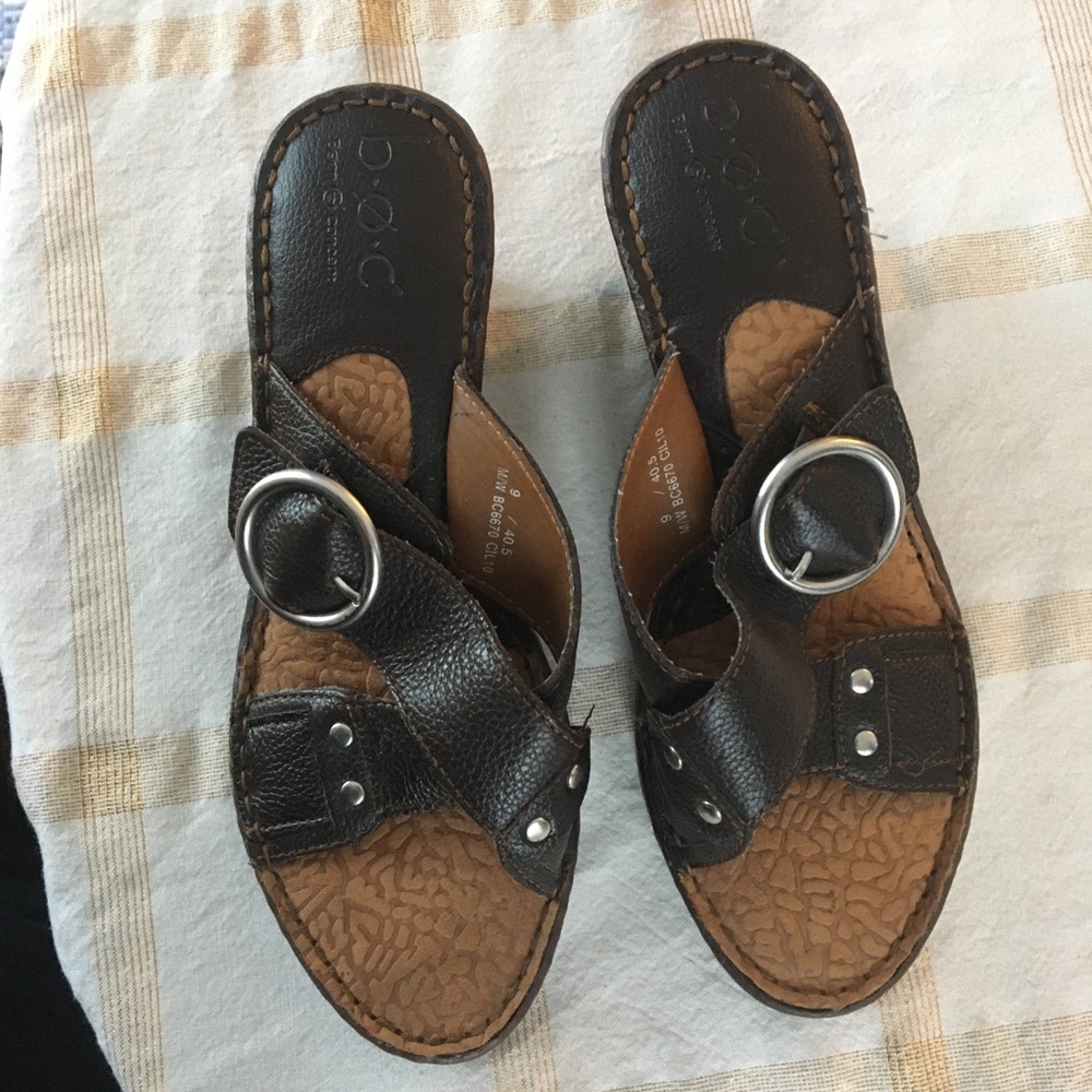 🎁2/$12  B. O. C 9 M/W BORN CONCEPT DARK BROWN SILVER & TAN SANDALS - Picture 2 of 8